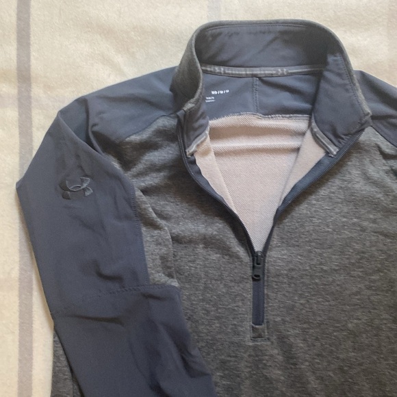 Under Armour Women's Graphite Gray Hybrid Quarter Zip Pullover. Size Medium - Picture 2 of 11